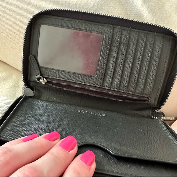 Michael Kors Glitter Wristlet/Wallet - Picture 8 of 8